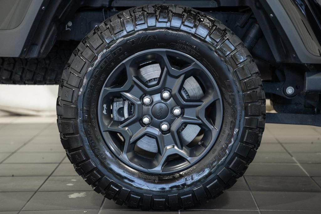 Used 2023 Jeep Gladiator Sport AWD/4WD image 17
