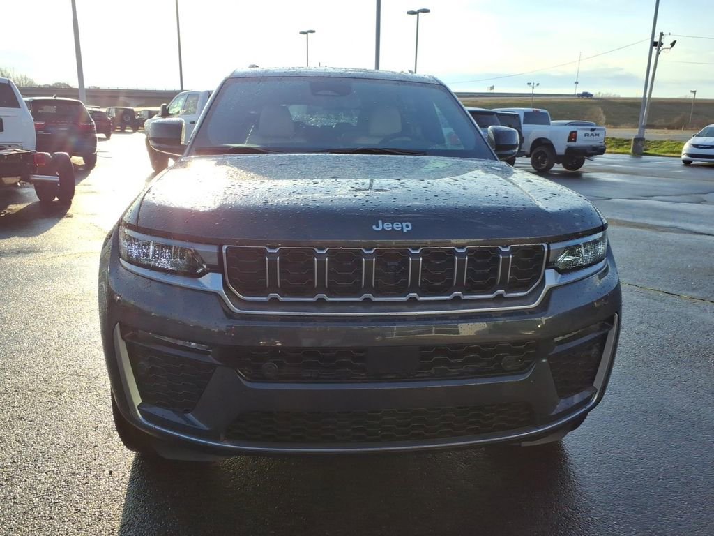New 2026 Jeep Grand Cherokee L Limited w/ Luxury Tech Group II image 2