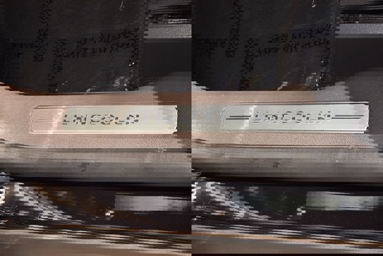 Used 2022 Lincoln Corsair FWD w/ Premium Package image 35