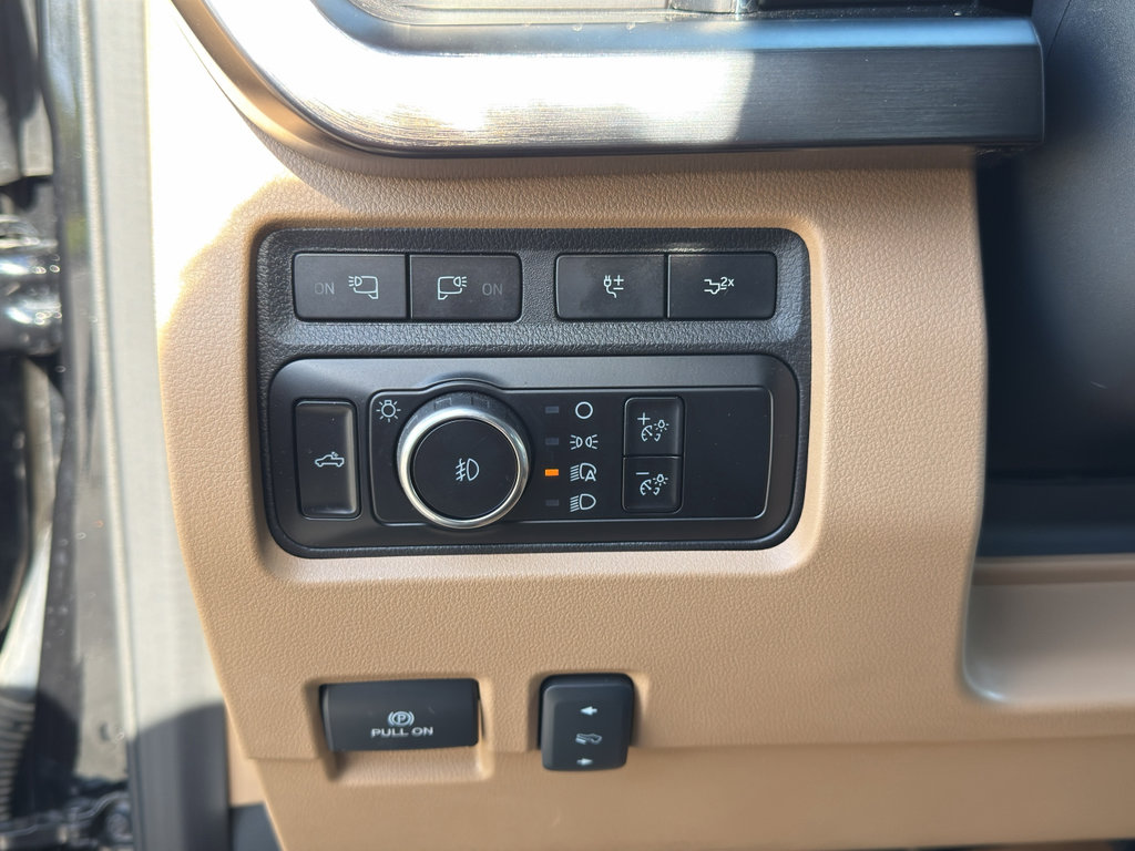 Used 2023 Ford F250 Lariat w/ Tremor Off-Road Package AWD/4WD image 16