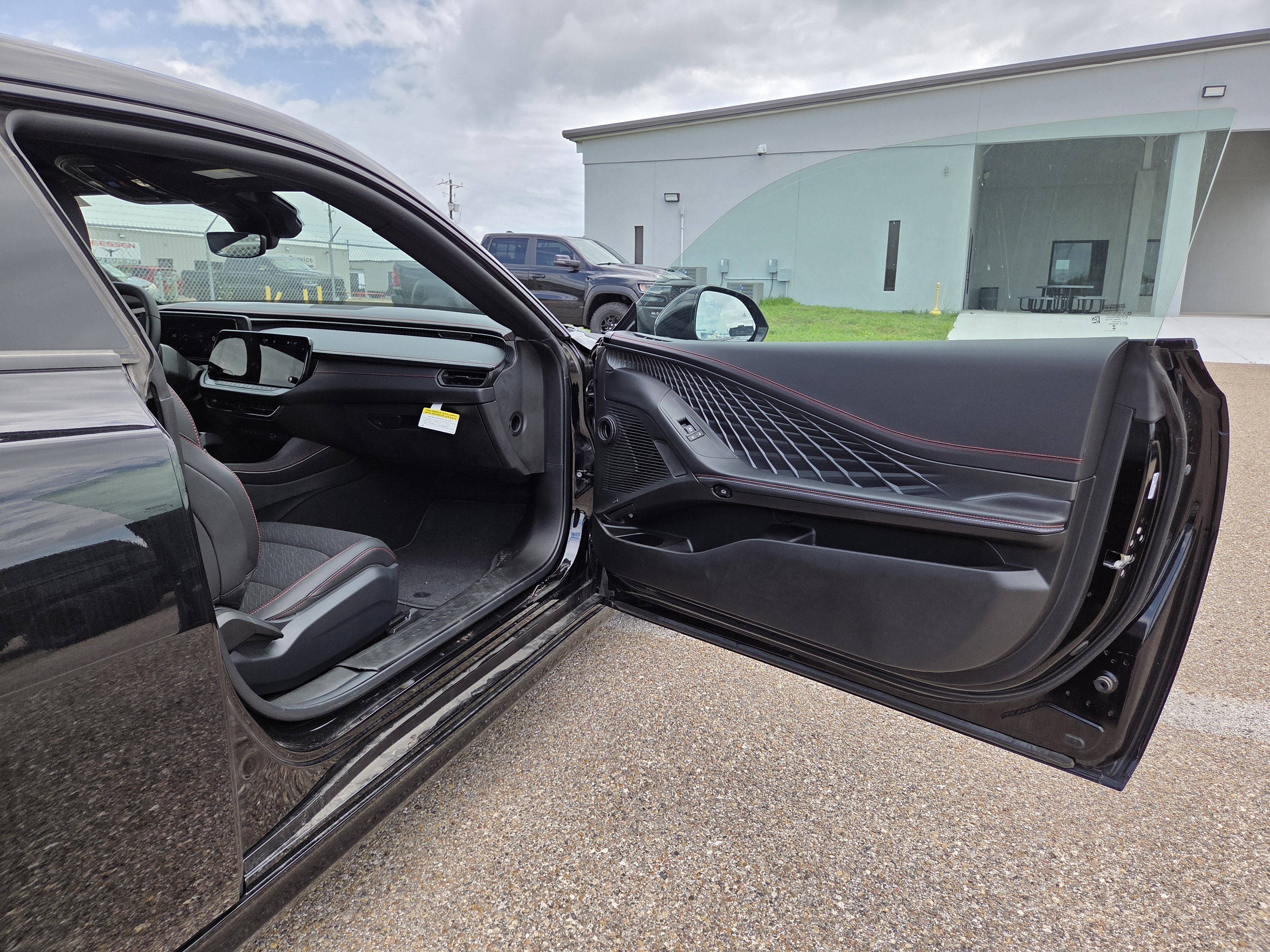 Used 2025 Dodge Charger Daytona R/T w/ Quick Order Package 25M R/T AWD/4WD image 14