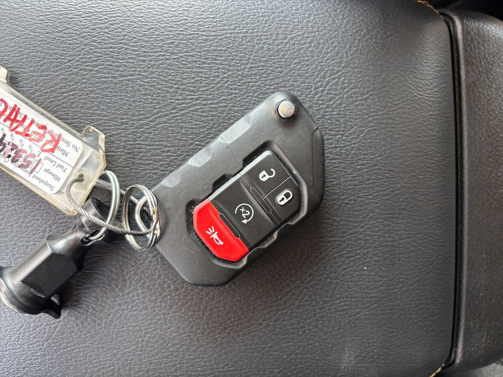 Used 2025 Jeep Wrangler Sahara image 22