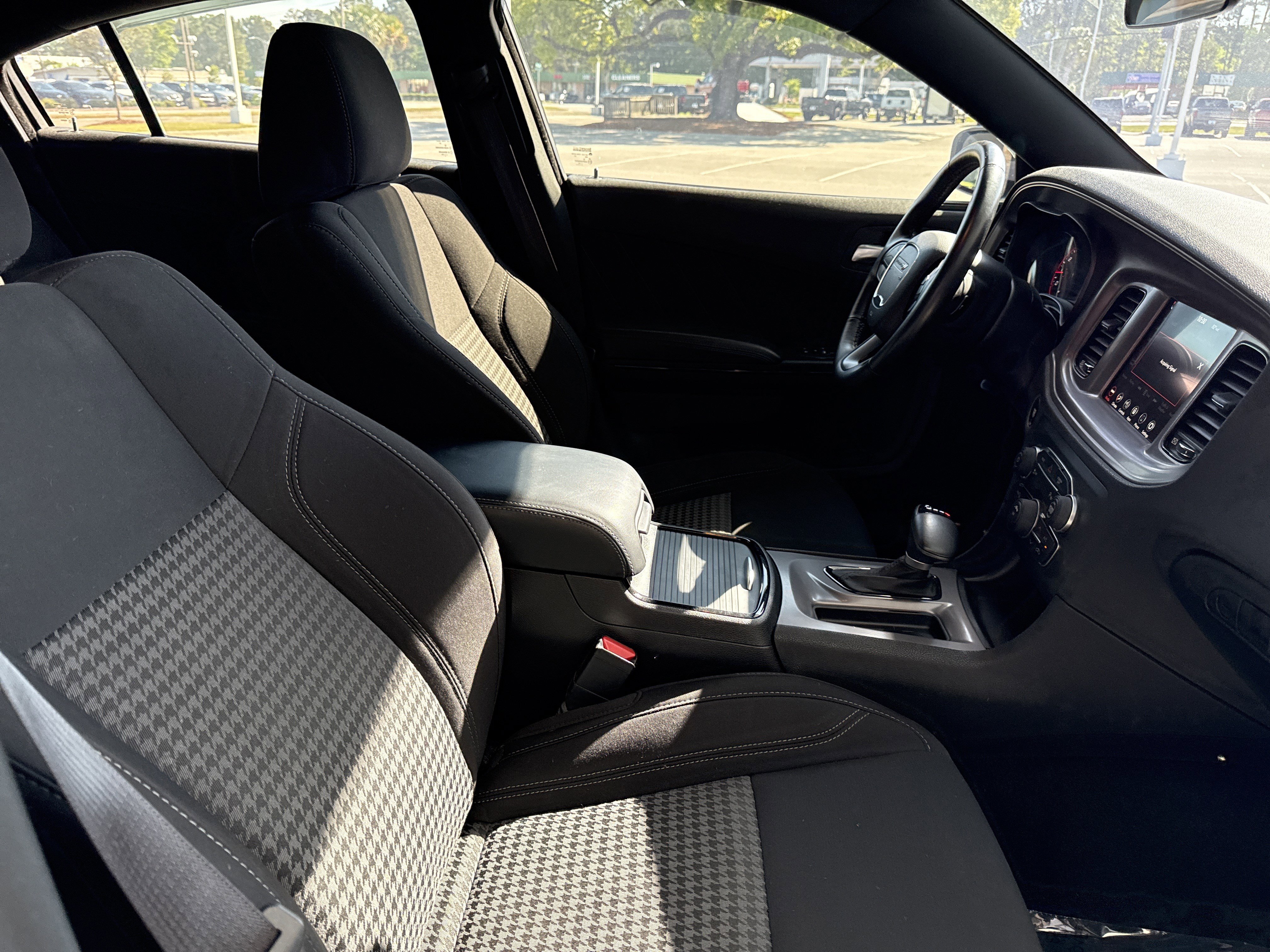 Used 2023 Dodge Charger SXT w/ Blacktop Package image 31