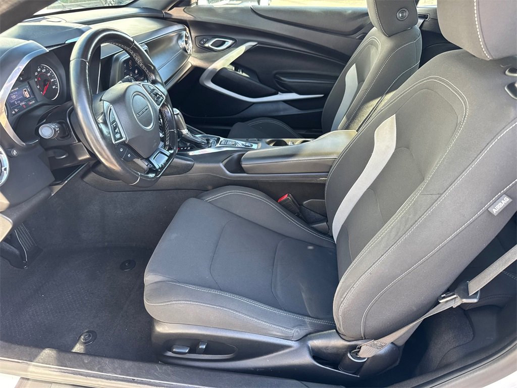 Used 2020 Chevrolet Camaro LT image 19