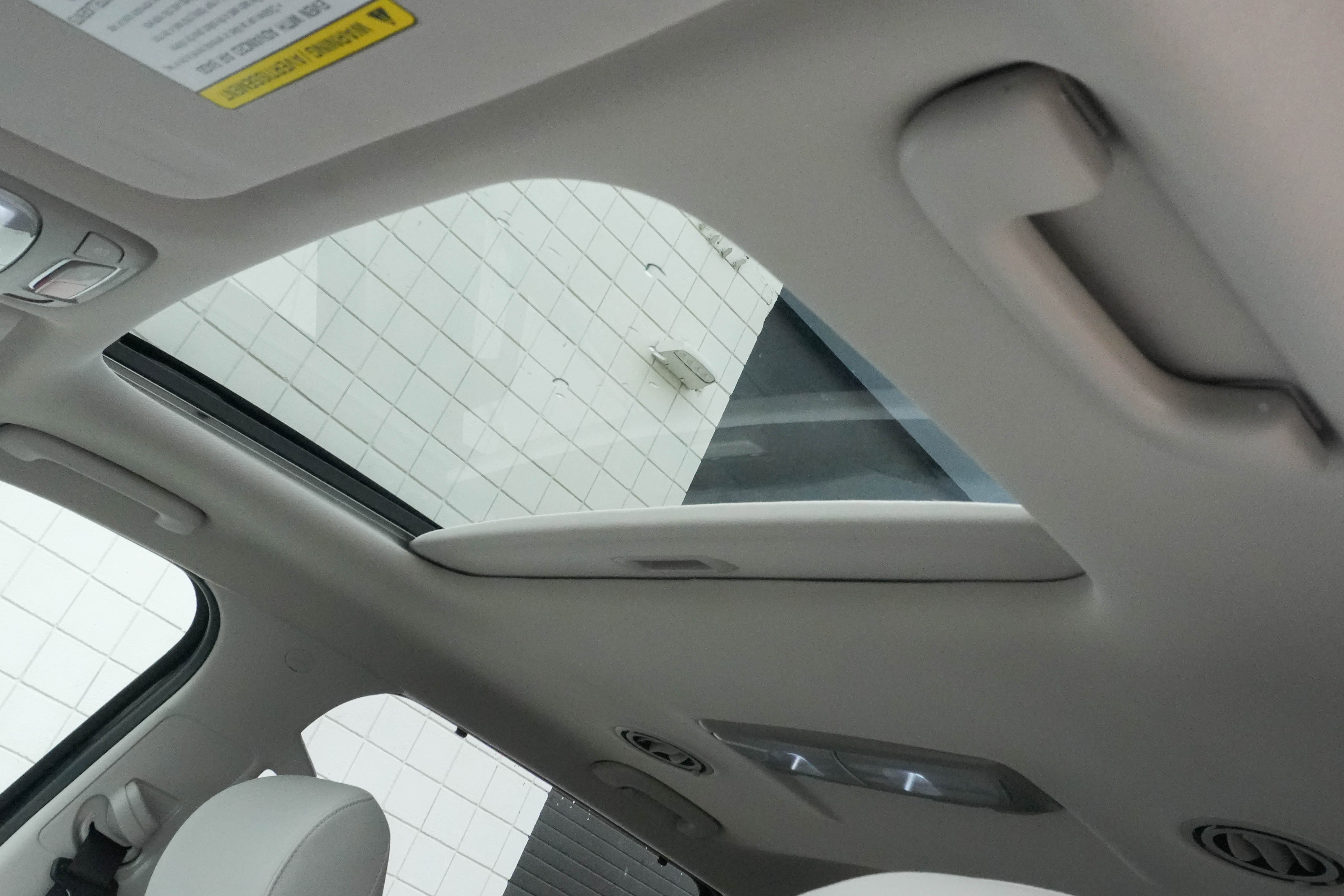 Used 2025 Kia Telluride EX w/ EX Captain's Chair Package image 15