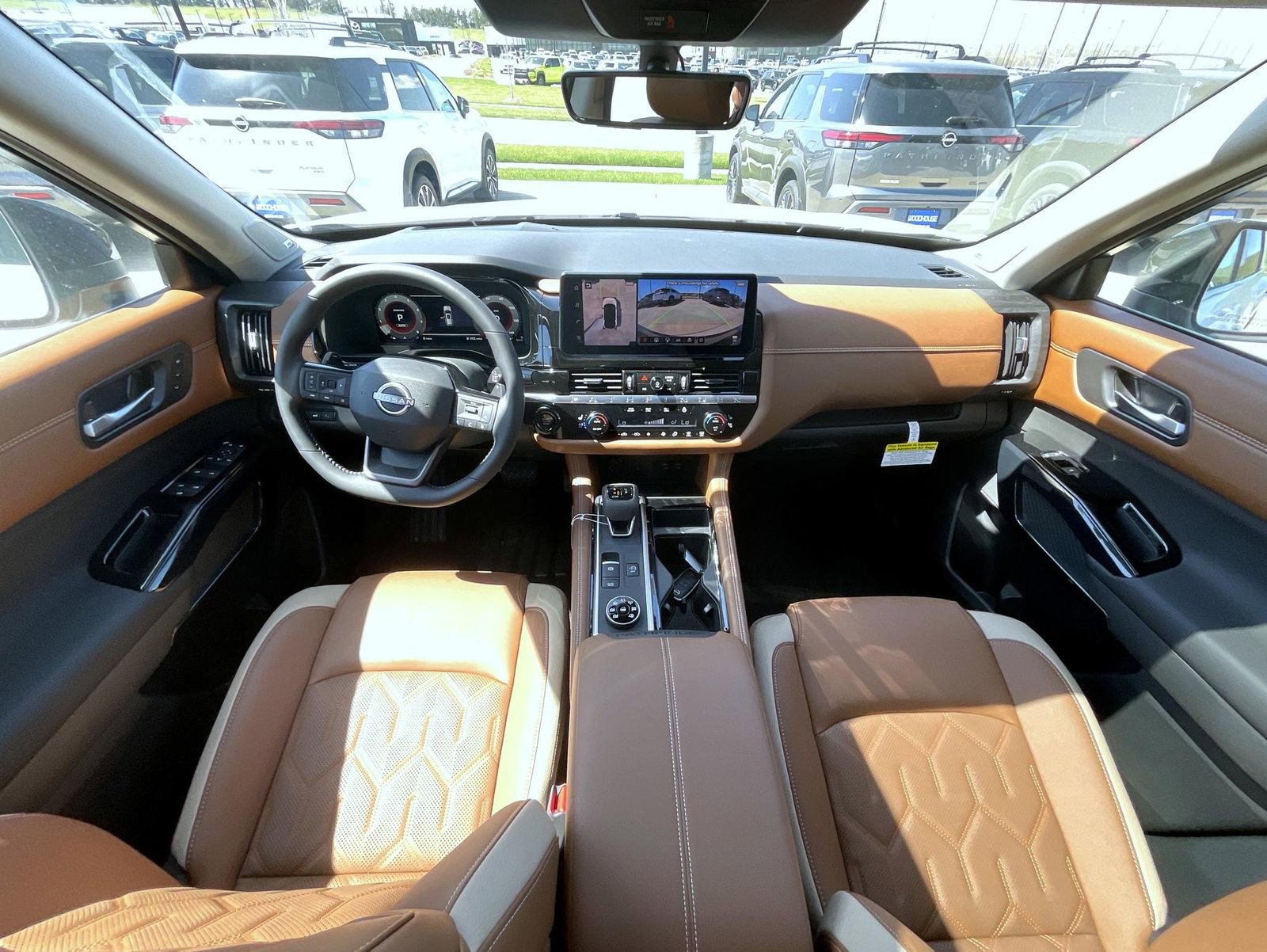 New 2026 Nissan Pathfinder Platinum AWD/4WD image 15