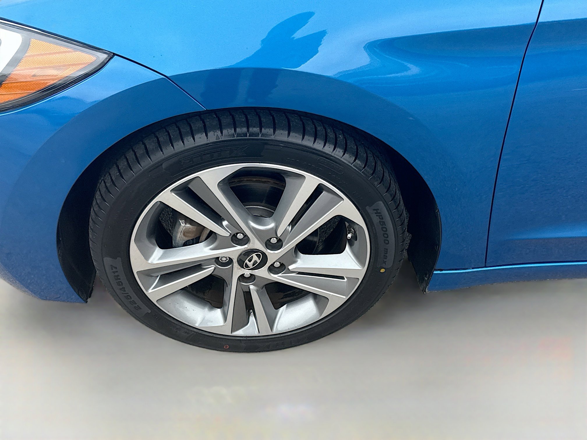 Used 2017 Hyundai Elantra Limited image 35