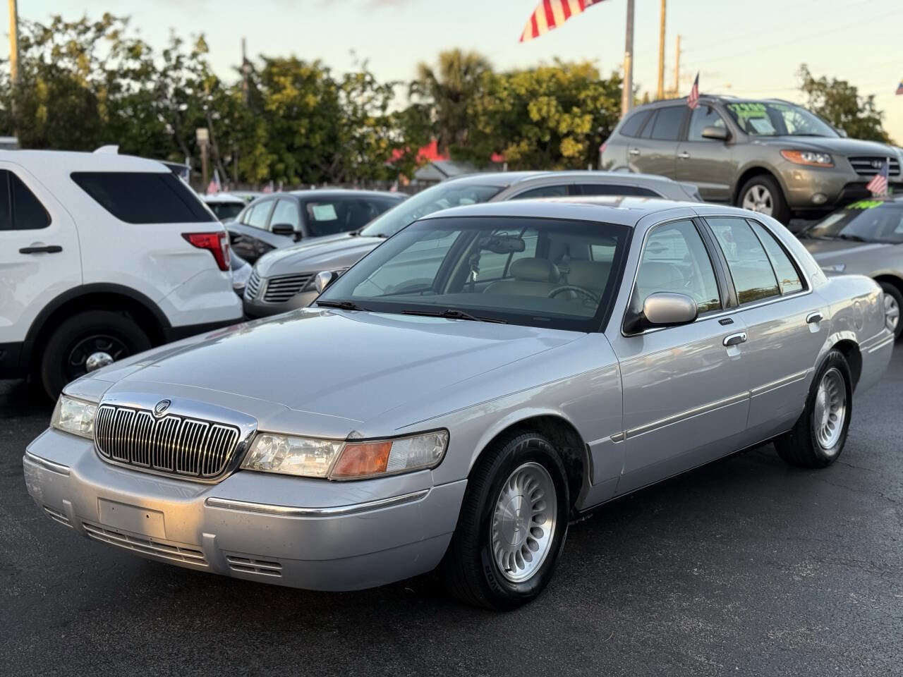 Used 2002 Mercury Grand Marquis LS image 2