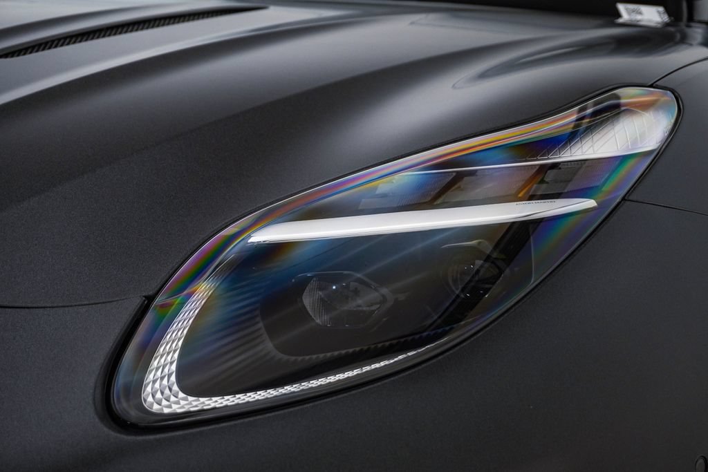 Used 2024 Aston Martin DB12 Coupe RWD image 6