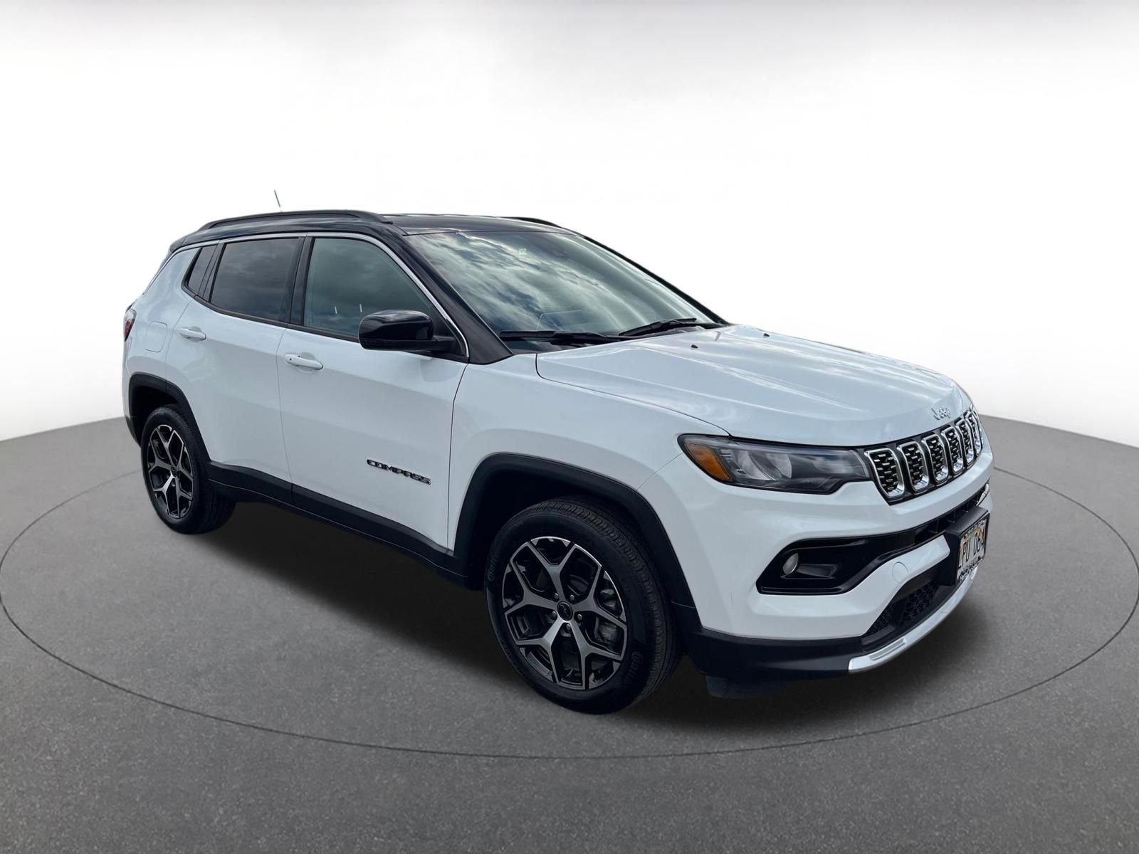 Used 2025 Jeep Compass Limited image 1