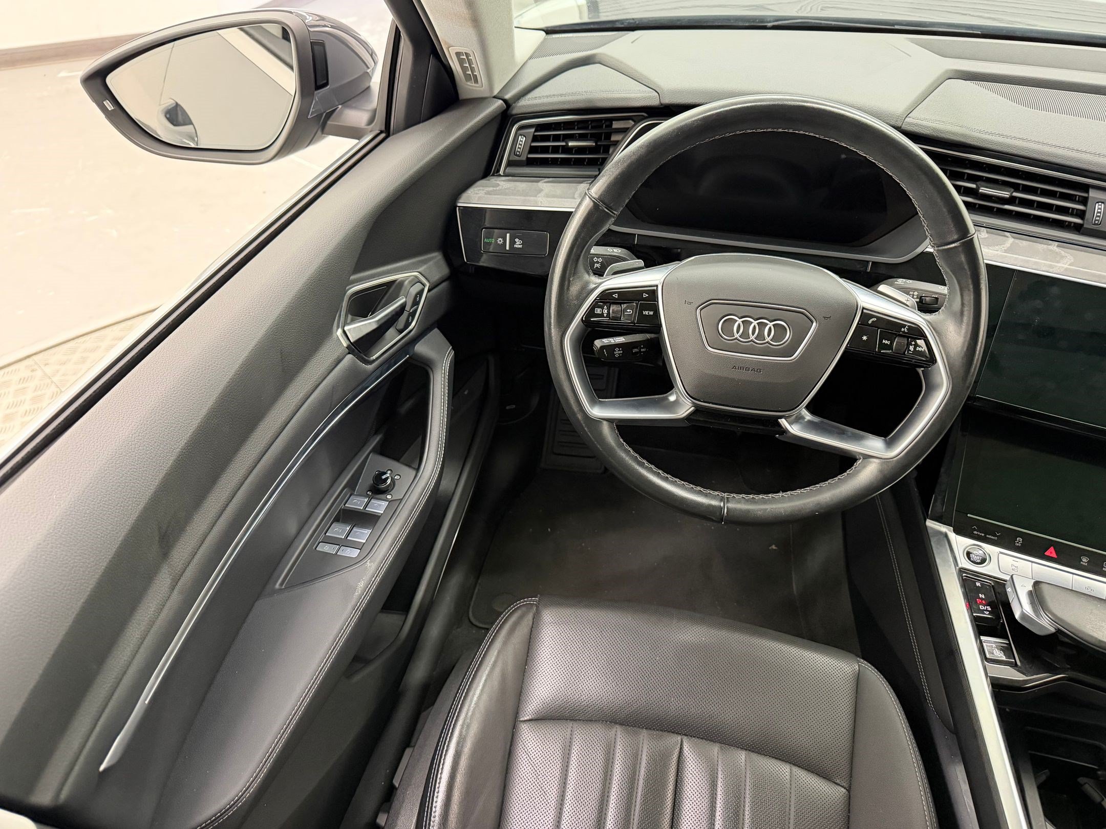 Used 2024 Audi Q8 e-tron Premium Plus w/ Premium Plus Package AWD/4WD image 29