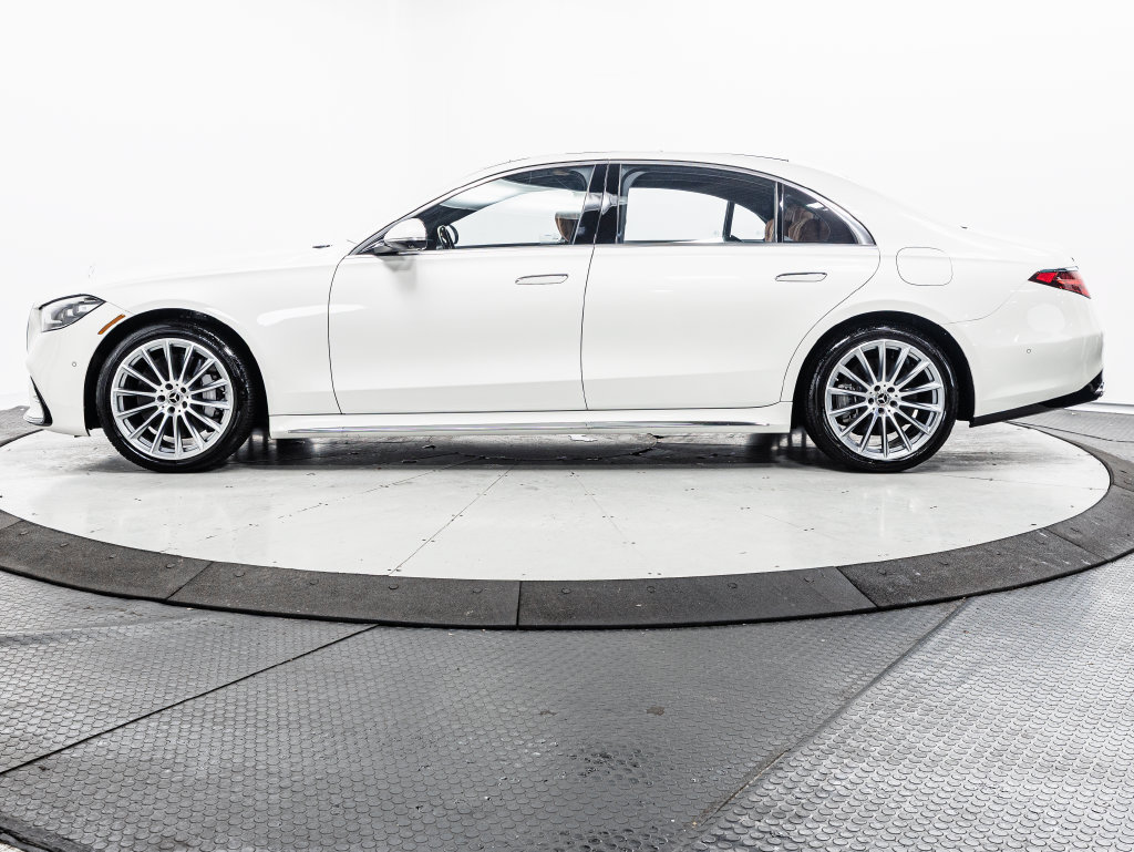 Used 2023 Mercedes-Benz S 580e 4MATIC Sedan image 4