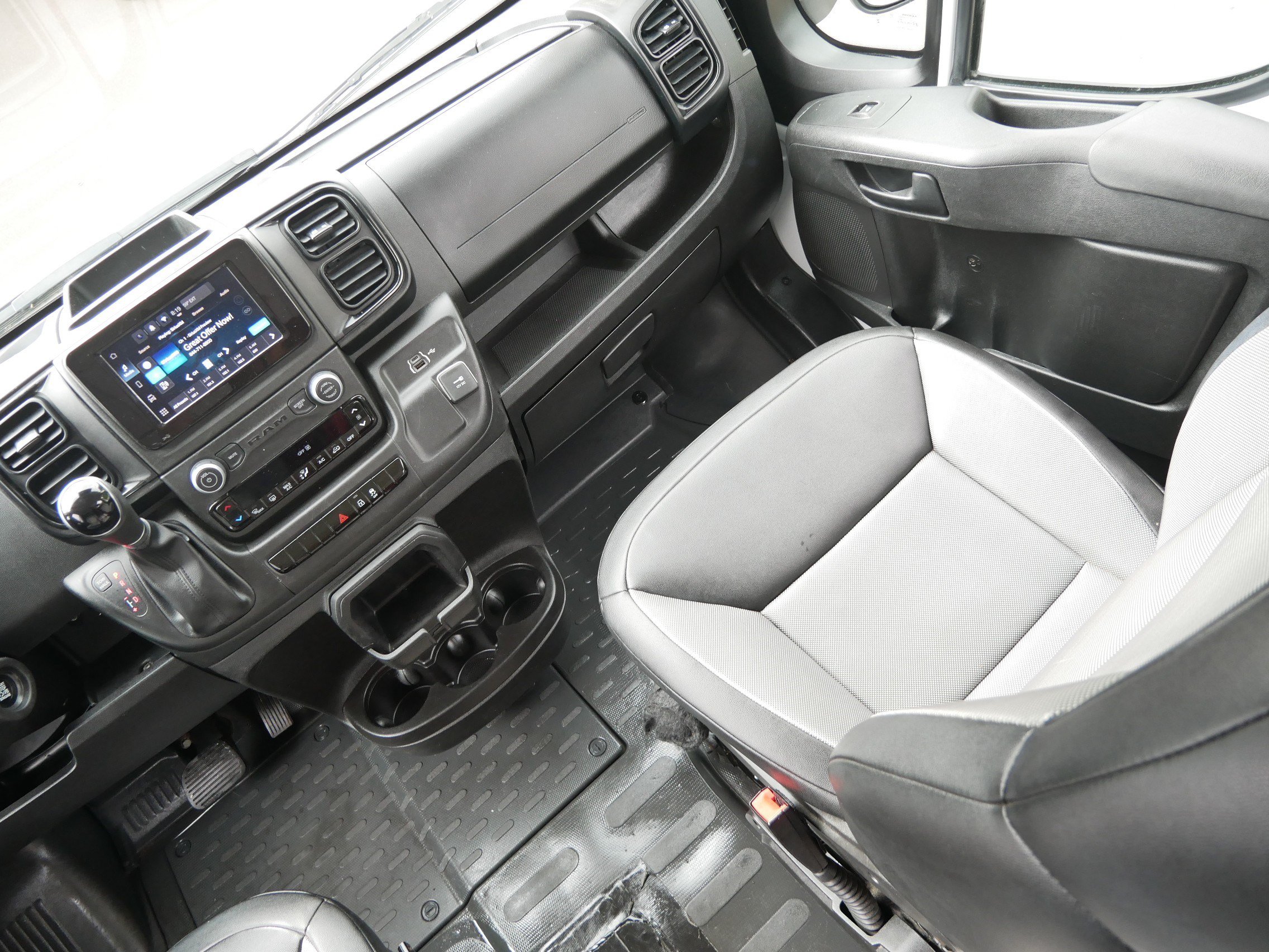 Used 2023 RAM ProMaster 2500 FWD image 11