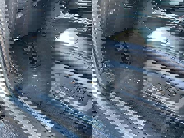 Used 2023 Ford Explorer Limited image 21