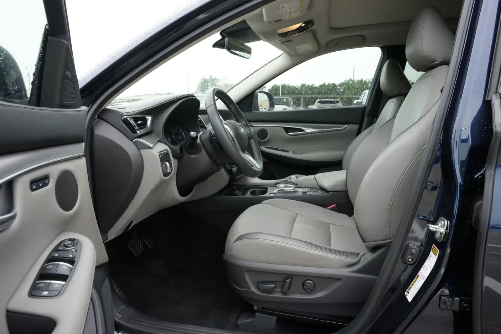 Certified 2023 INFINITI QX50 Luxe w/ Cargo Package FWD image 16