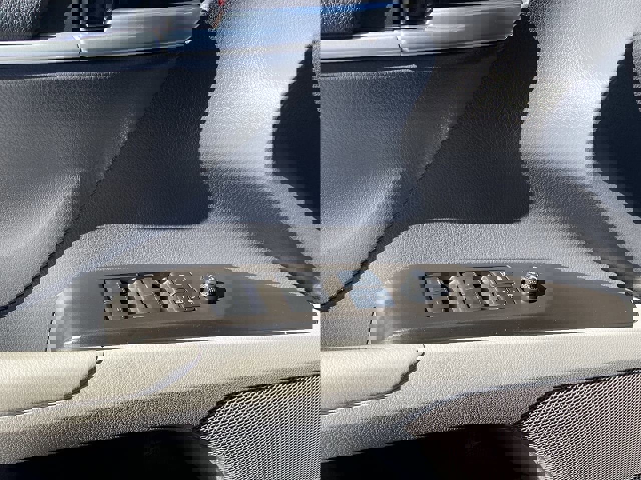 Used 2021 Toyota Camry SE w/ Carpet Mat Package (TMS) image 19