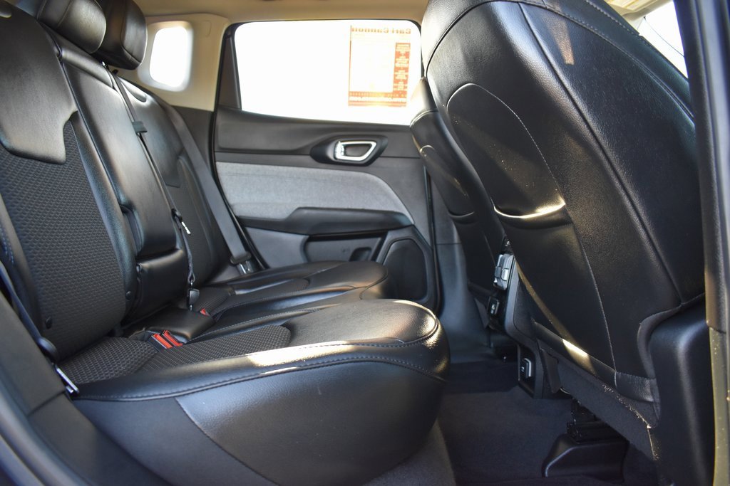 Used 2022 Jeep Compass Latitude image 9