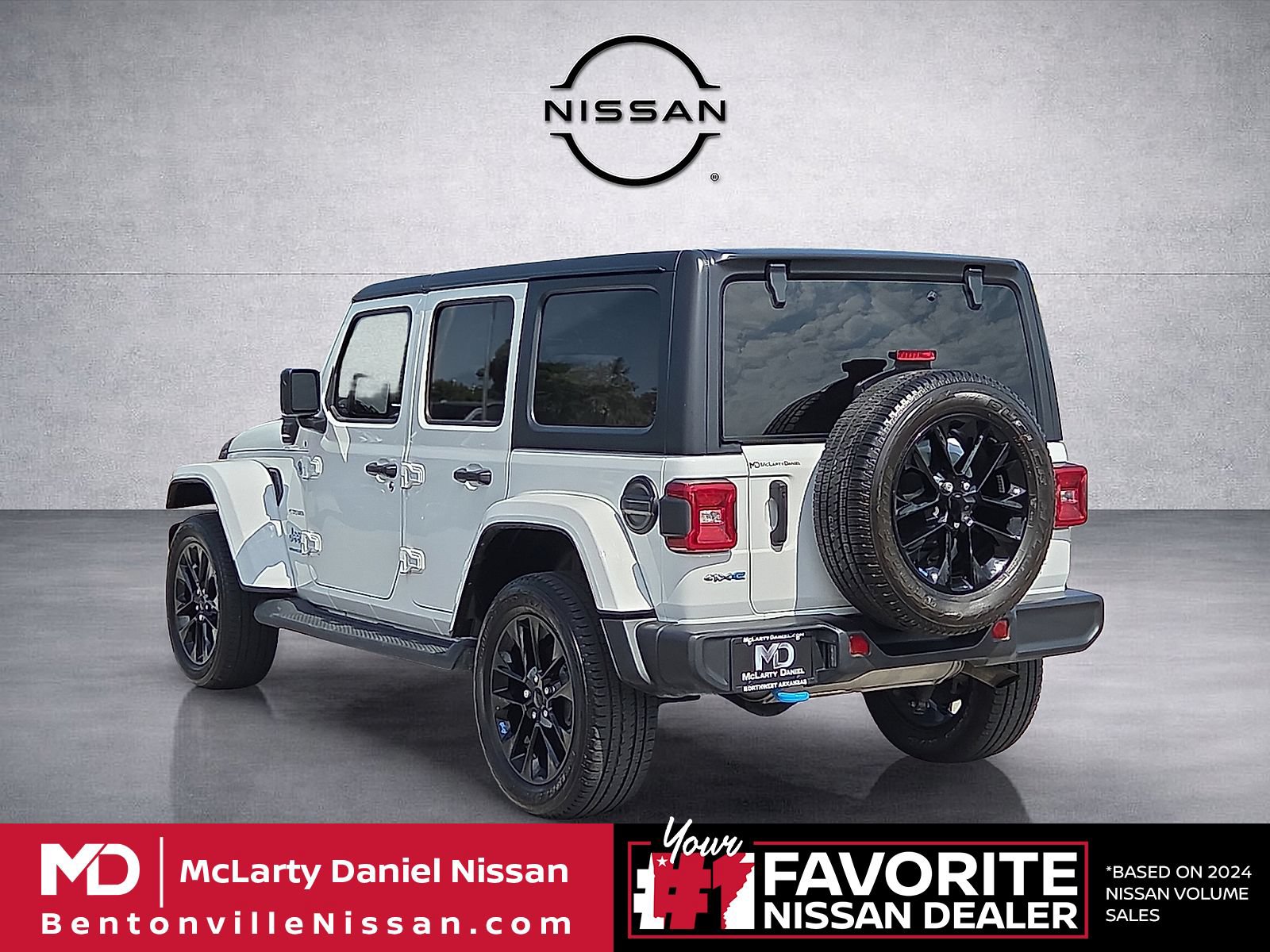 Used 2023 Jeep Wrangler Unlimited Sahara w/ Cold Weather Group AWD/4WD image 4