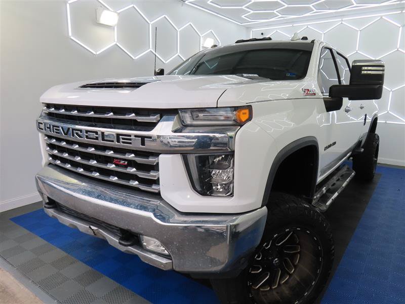 Used 2020 Chevrolet Silverado 2500 LTZ w/ Z71 Off-Road Package AWD/4WD image 4