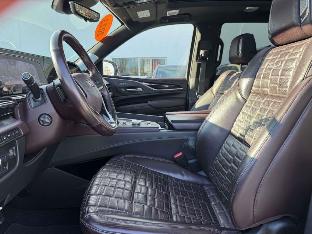 Used 2023 Cadillac Escalade Sport Platinum AWD/4WD image 14