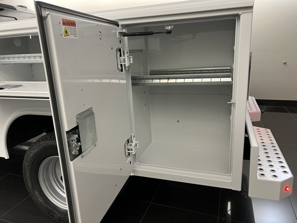 New 2026 Ford F350 XL w/ XL Chrome Package image 31