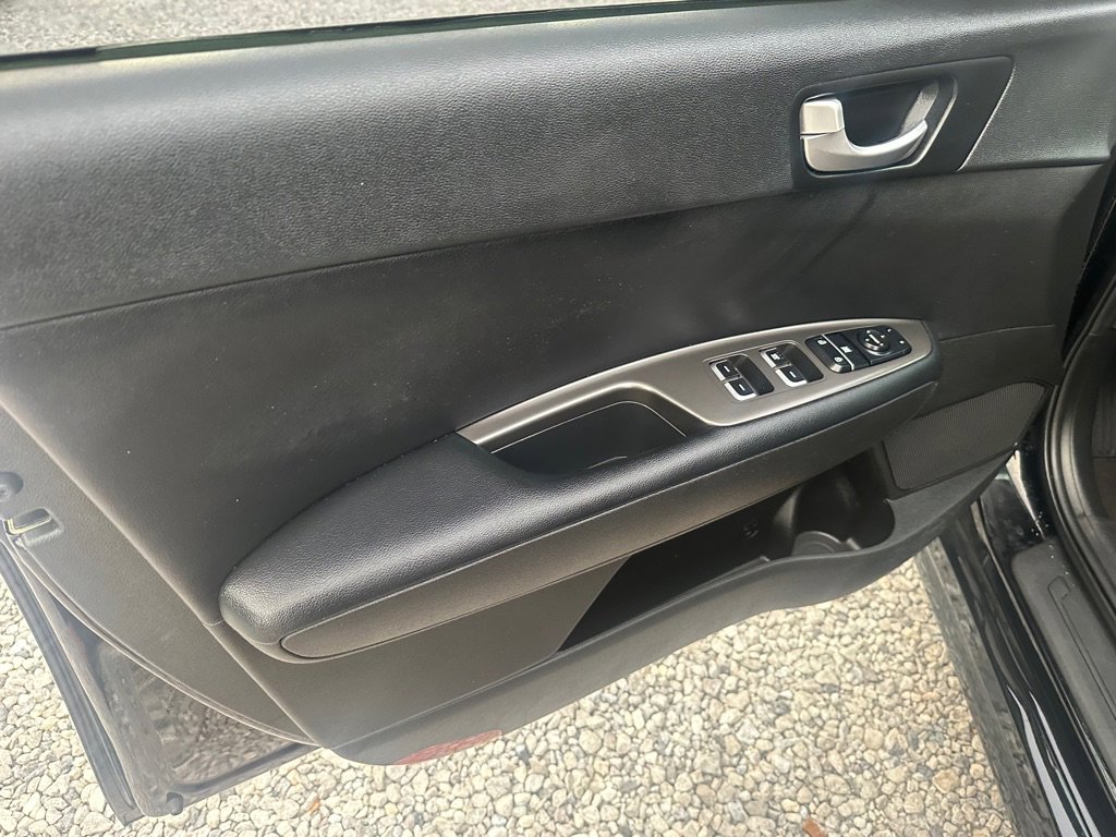 Used 2020 Kia Optima LX image 24