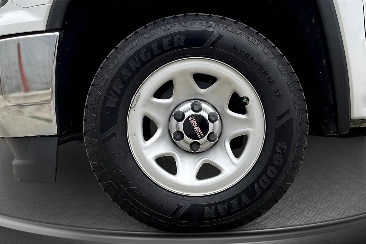 Used 2018 GMC Sierra 1500 2WD Regular Cab image 6