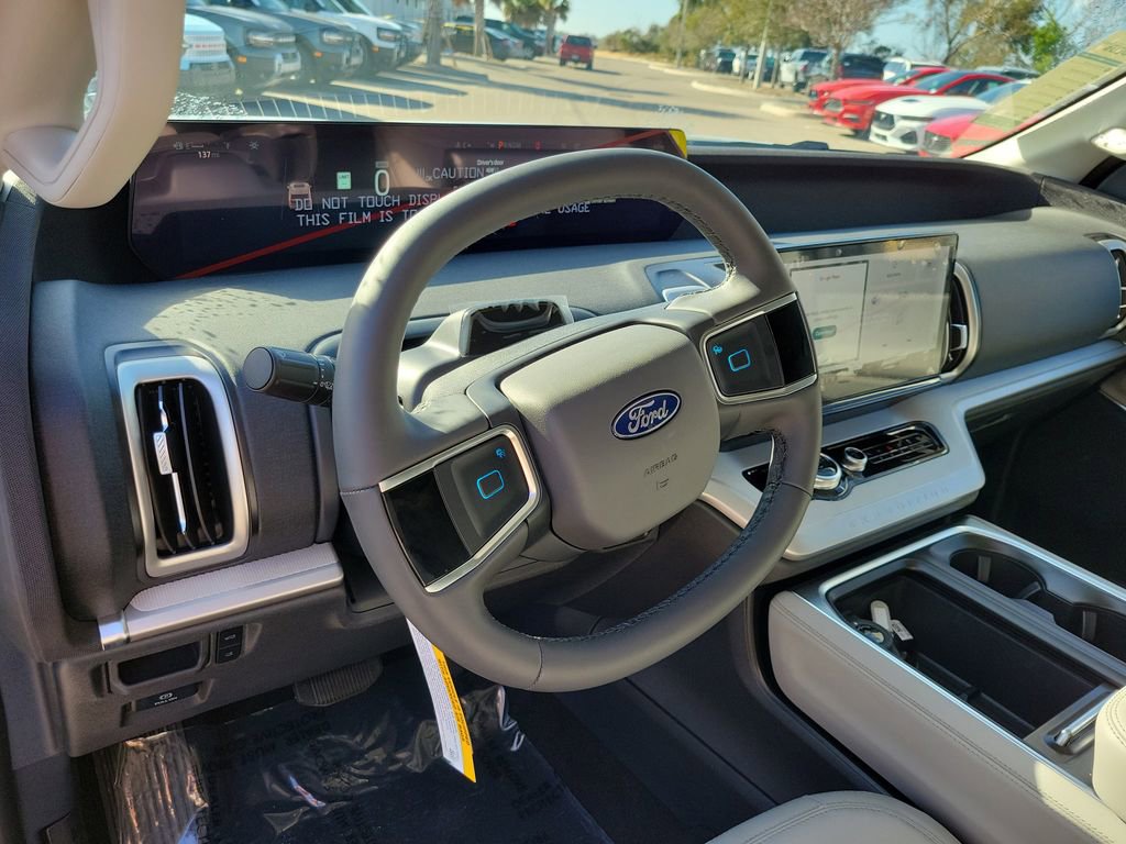 New 2026 Ford Expedition Active image 17