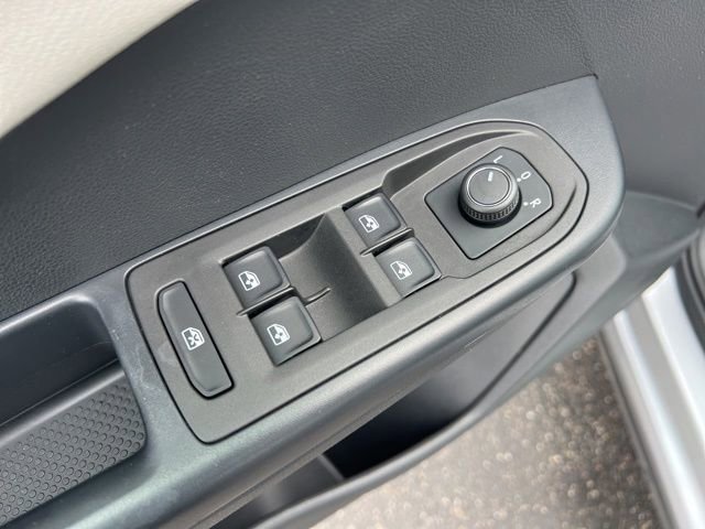 Used 2025 Volkswagen Taos S image 27