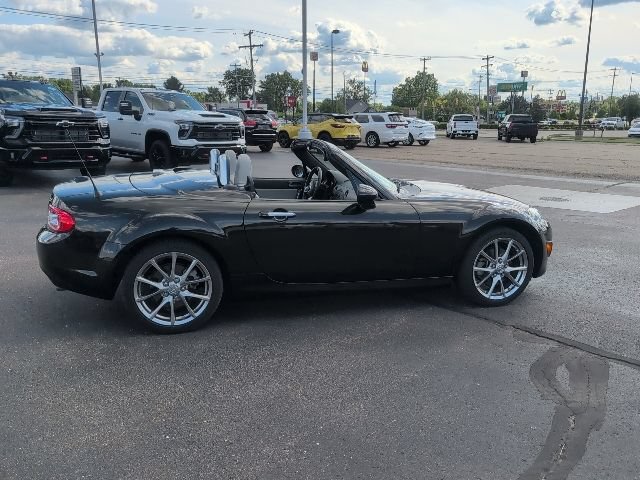 Used 2011 MAZDA MX-5 Miata Grand Touring RWD image 9