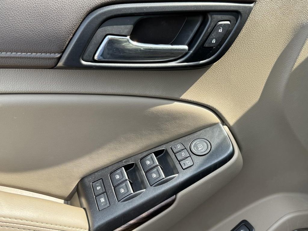 Used 2017 GMC Yukon SLT image 9