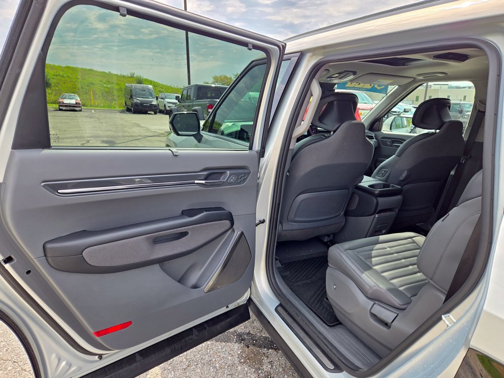 Used 2026 Kia EV9 Land AWD/4WD image 25