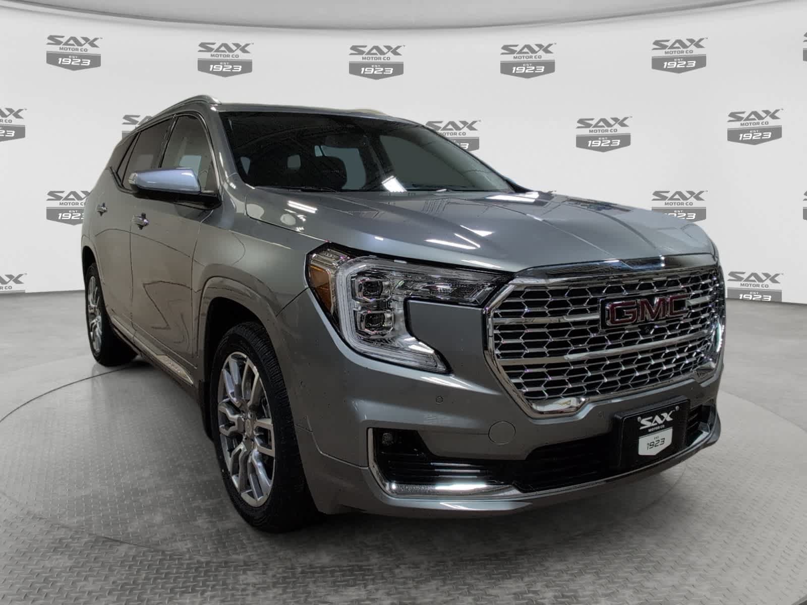 Used 2024 GMC Terrain Denali w/ Denali Premium Package