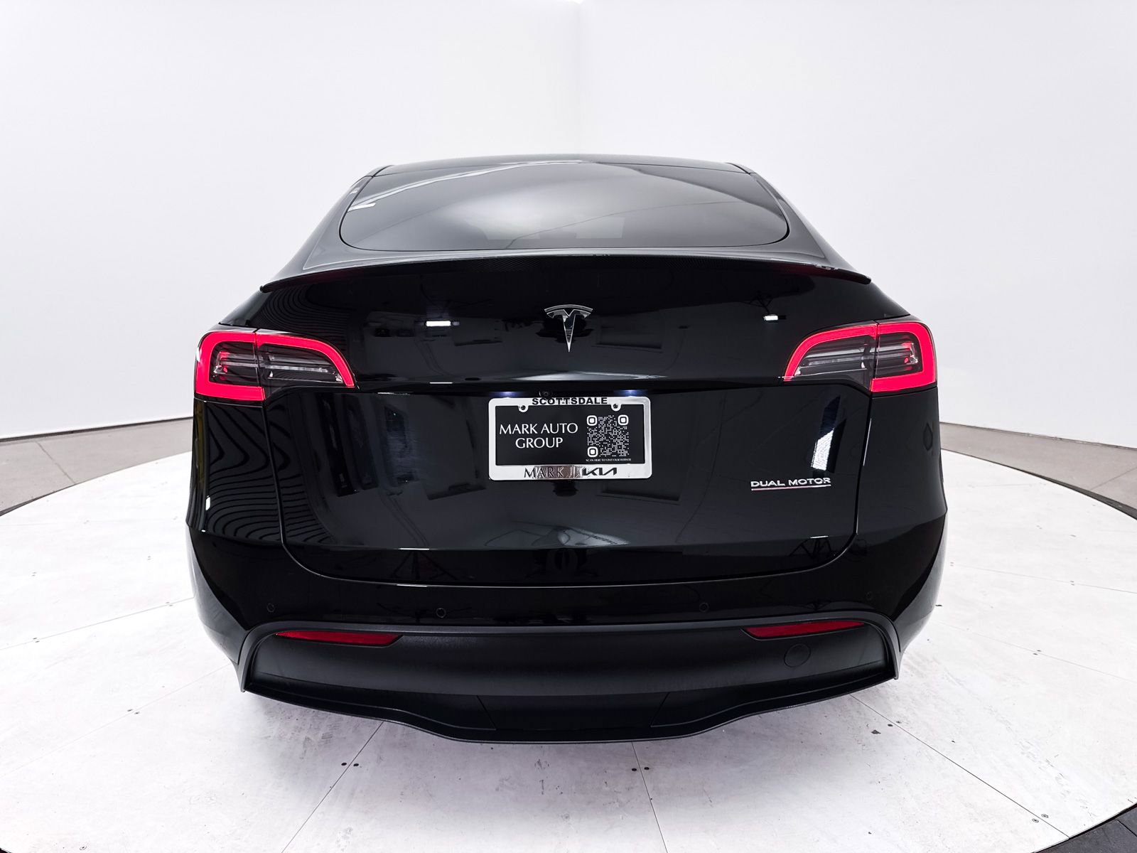 Used 2022 Tesla Model Y Performance AWD/4WD image 16