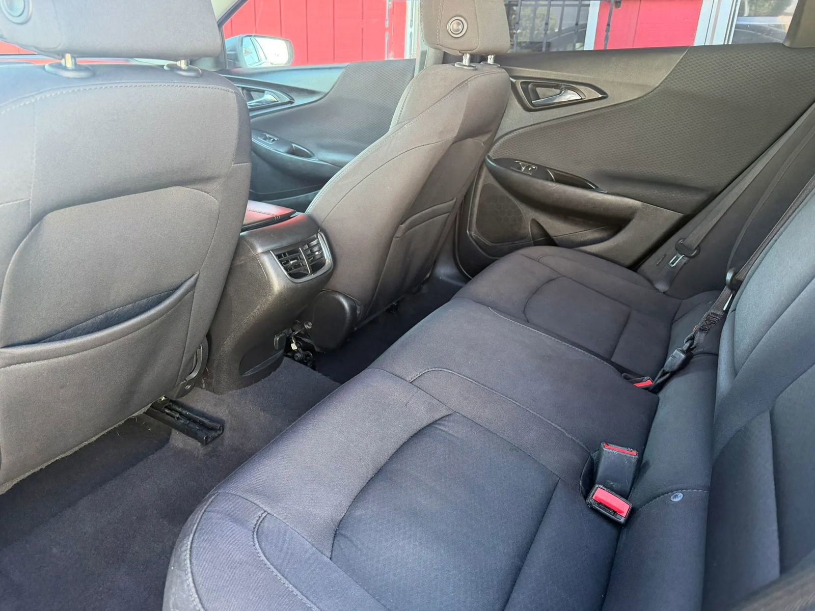 Used 2016 Chevrolet Malibu LT FWD image 4