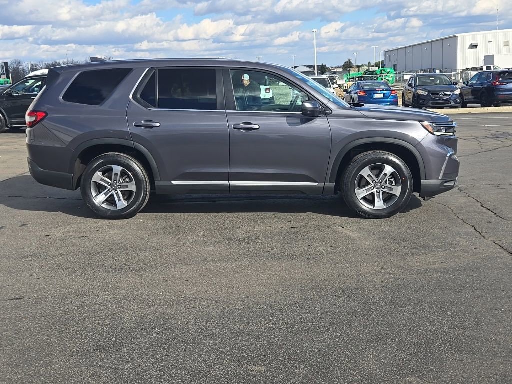 Used 2025 Honda Pilot EX-L image 9