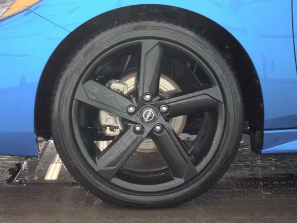 Used 2025 Nissan Sentra SR w/ SR Premium Package FWD image 21