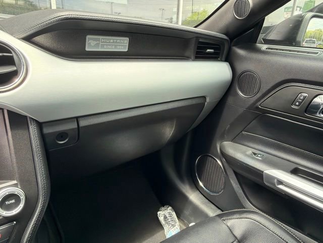 Used 2017 Ford Mustang GT Premium w/ Black Accent Package RWD image 6