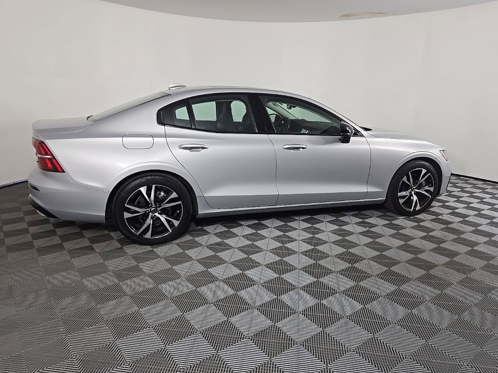Certified 2025 Volvo S60 B5 Core image 6