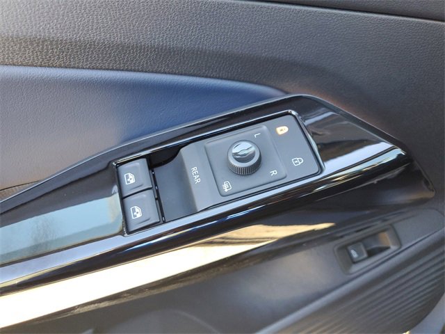 Certified 2025 Volkswagen ID.4 Pro S image 31