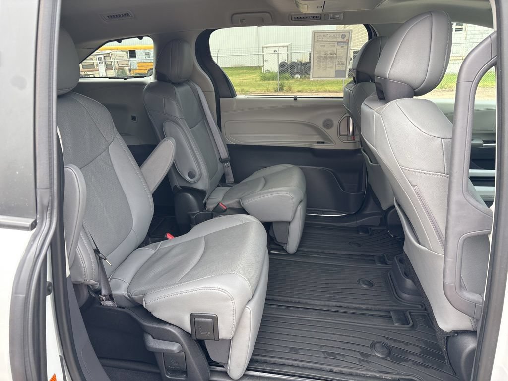 Used 2023 Toyota Sienna Limited AWD/4WD image 35