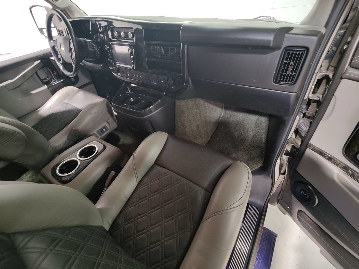 Used 2022 Chevrolet Express 2500 Extended w/ Enhanced Convenience Package RWD image 13