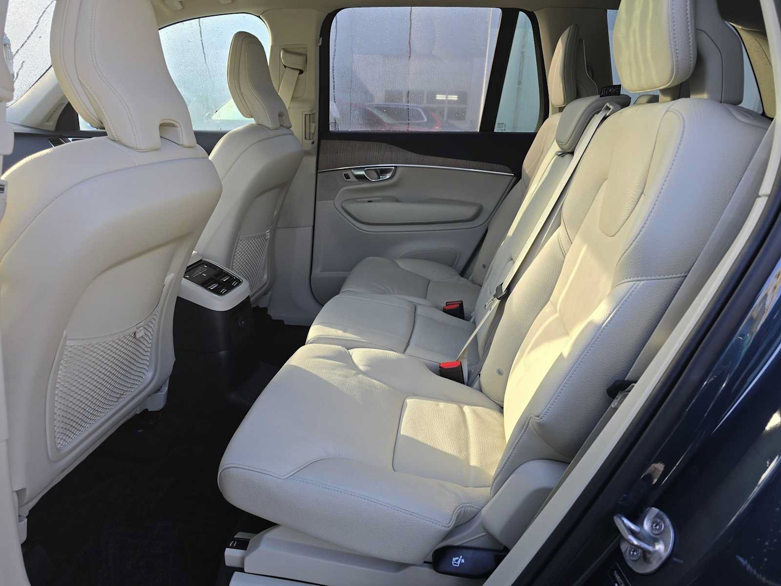Certified 2024 Volvo XC90 T8 Plus w/ Protection Package Premier AWD/4WD image 16
