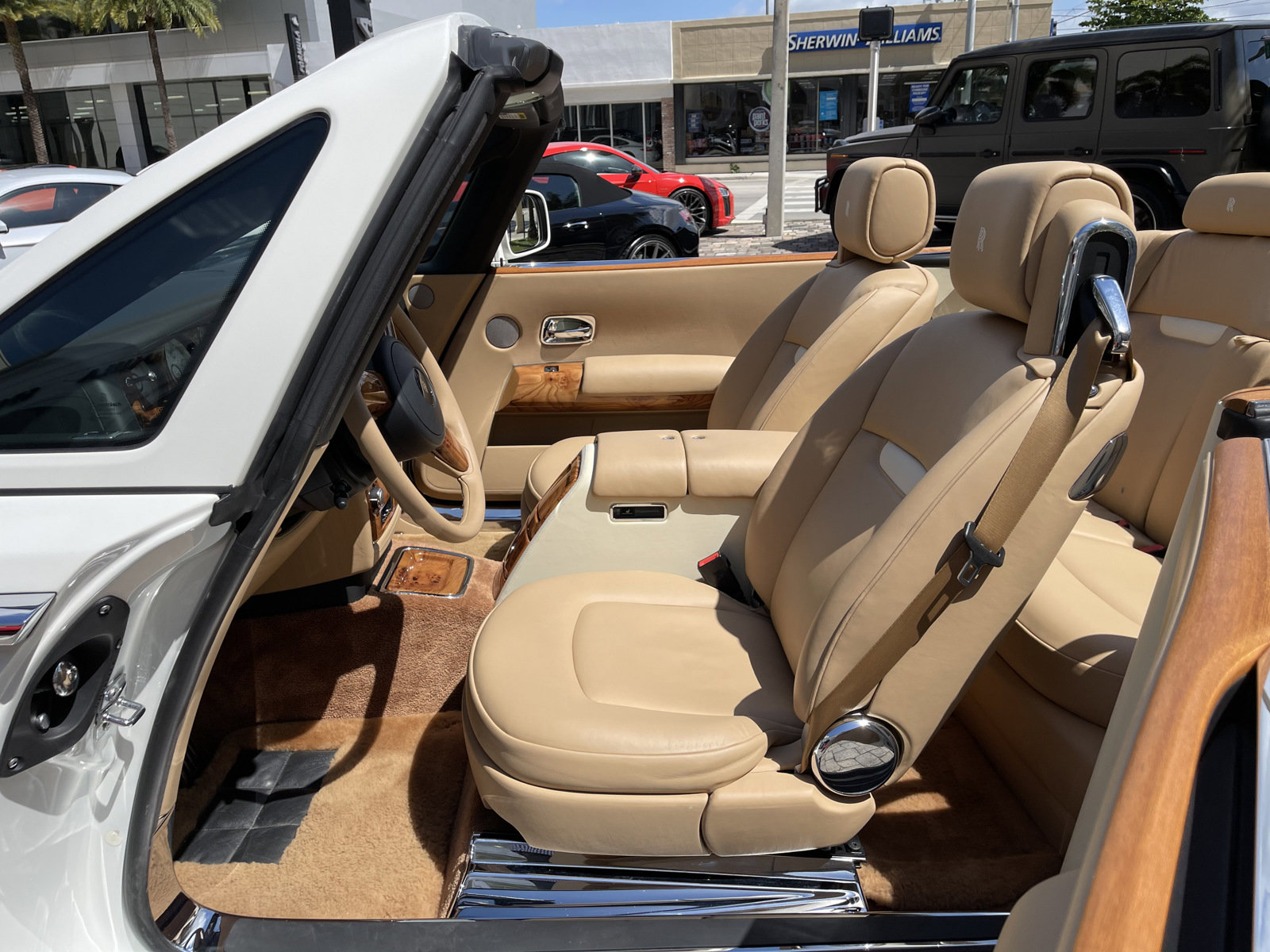 Used 2012 Rolls-Royce Phantom Drophead Coupe RWD image 16