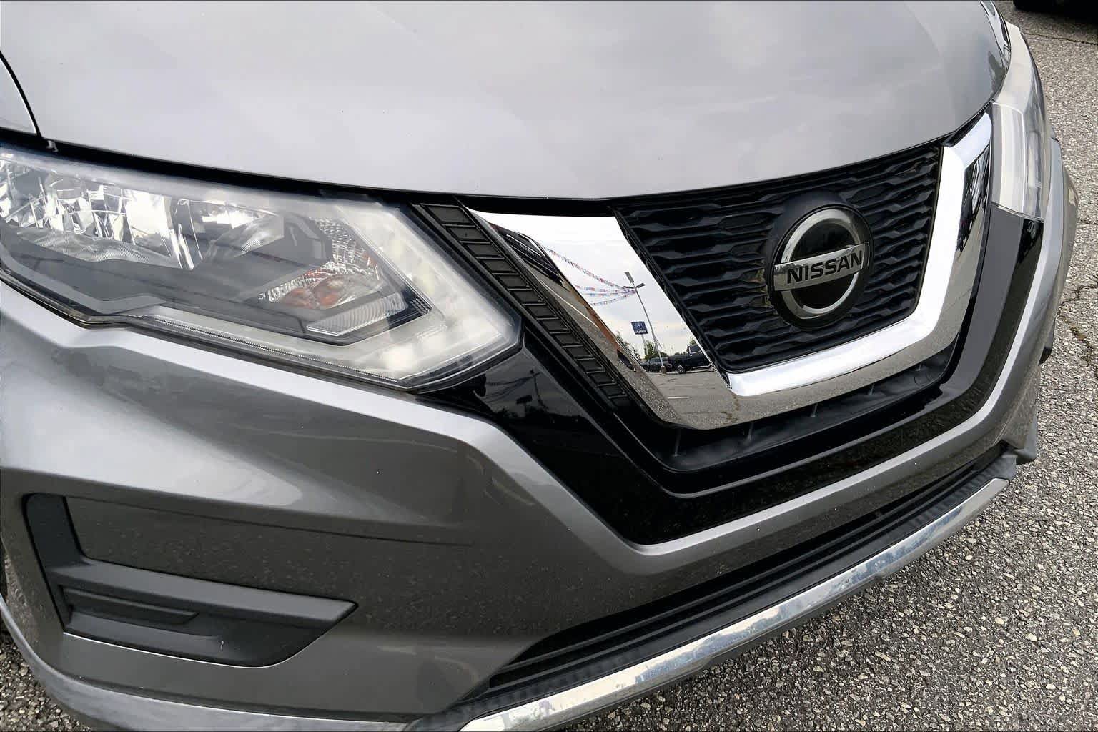 Used 2019 Nissan Rogue SV FWD image 29