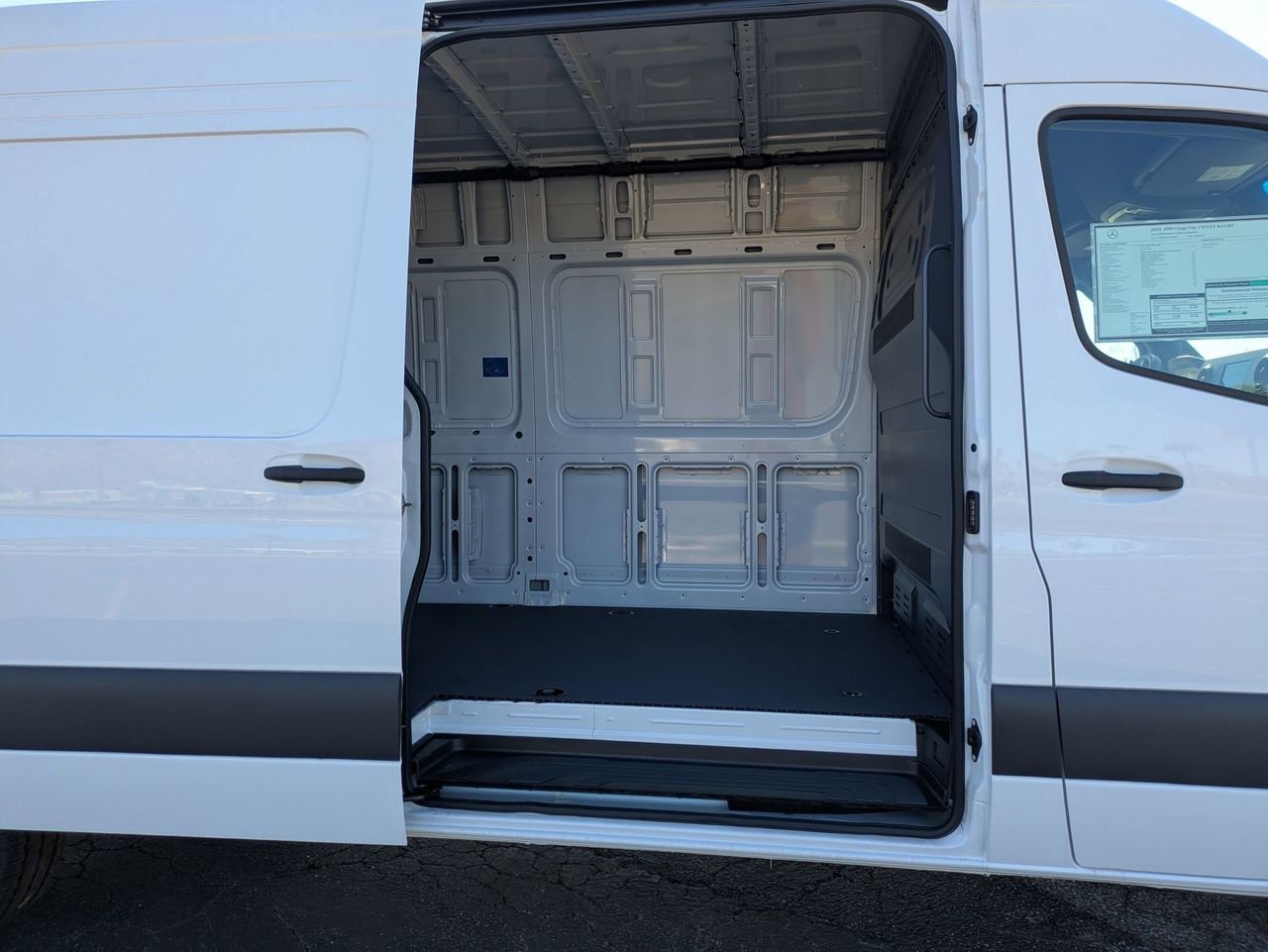 Used 2024 Mercedes-Benz Sprinter 3500 image 9