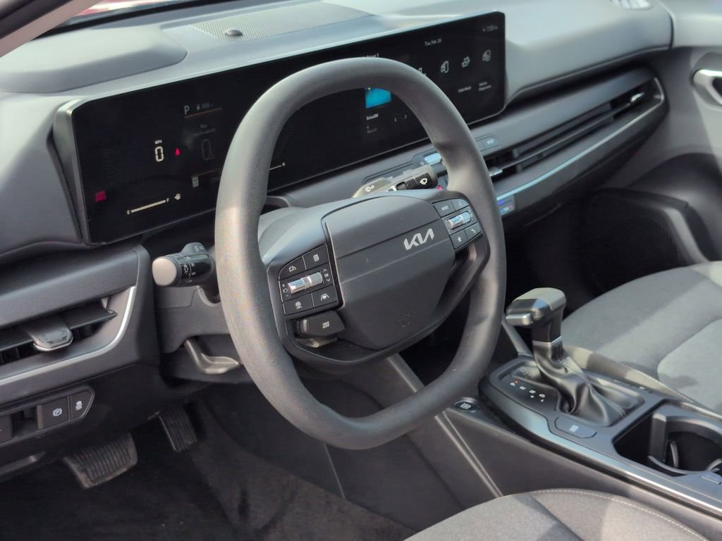 Used 2025 Kia K4 LXS image 15