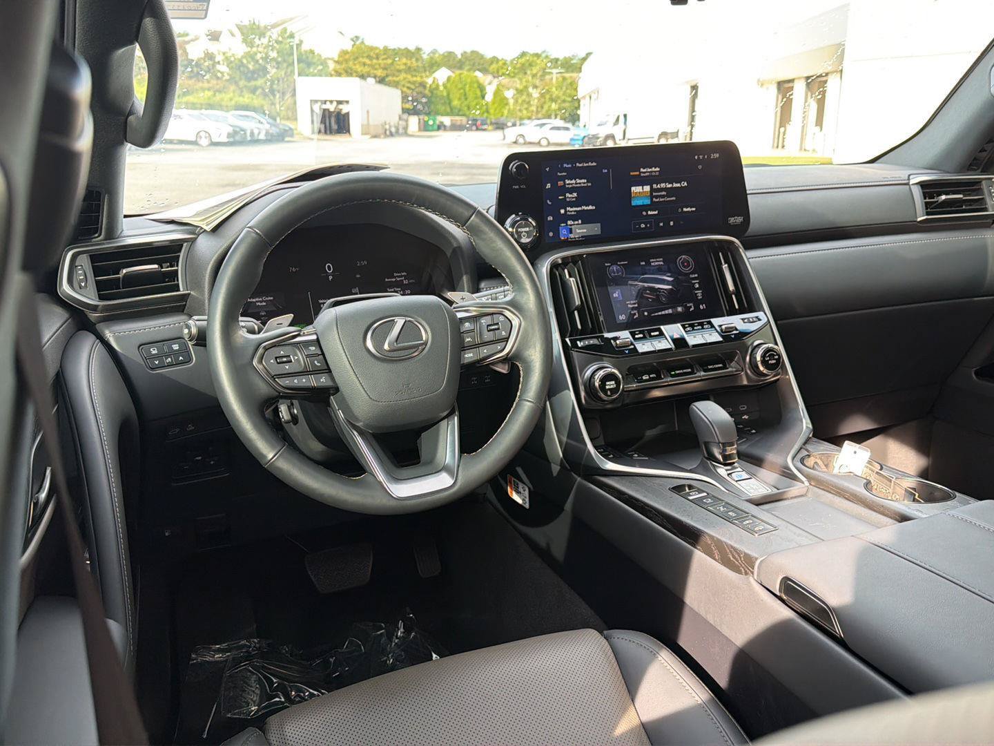 Certified 2025 Lexus LX 700h Overtrail AWD/4WD image 19
