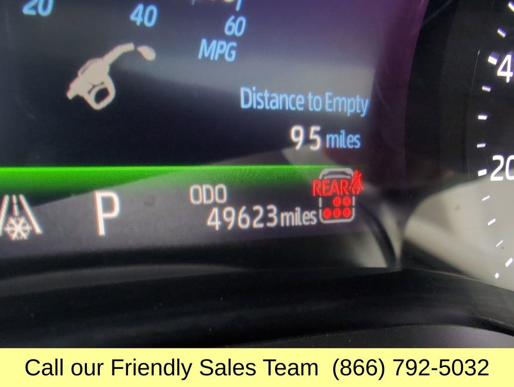 Certified 2025 Toyota Sienna XLE image 19