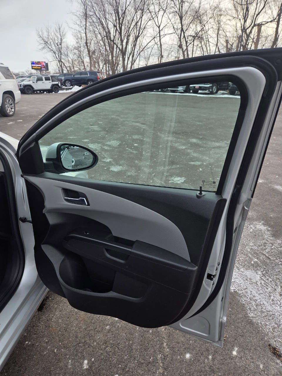 Used 2014 Chevrolet Sonic LT image 11